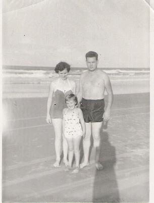 familypic3_68608160_59252.jpg